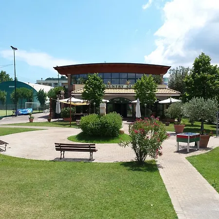 Bed and breakfast Country Club Sport 3*